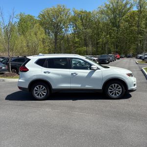 NISSAN ROGUE SV - 10