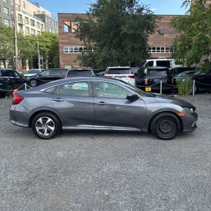 صورة 10 لـ 2019 Honda CIVIC LX