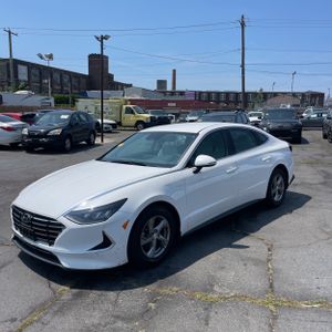 صورة 1 لـ 2023 Hyundai SONATA SE