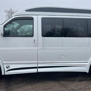 CHEVROLET EXPRESS 2500 - 4