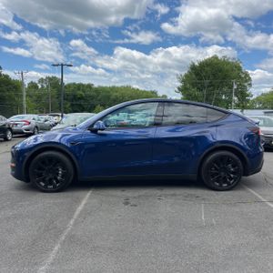 TESLA MODEL Y LONG RANGE - 3