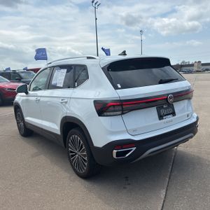 VOLKSWAGEN TAOS SE - 4