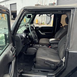 صورة مصغرة 32 لـ 2015 JEEP WRANGLER SAHARA