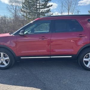 FORD EXPLORER XLT - 4