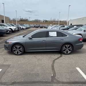 VOLKSWAGEN PASSAT SE - 3