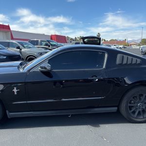 FORD MUSTANG BASE - 4