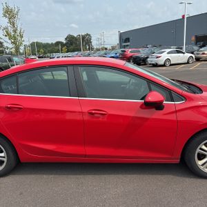 2017 Chevrolet CRUZE LT AUTO thumbnail 11