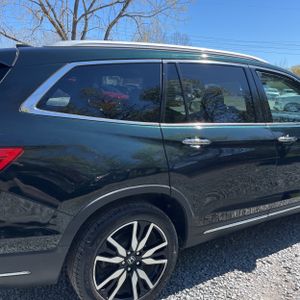HONDA PILOT TOURING W/REAR CAPTAIN'S CHAIRS - 8