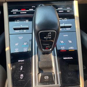 2019 Porsche CAYENNE S thumbnail 59