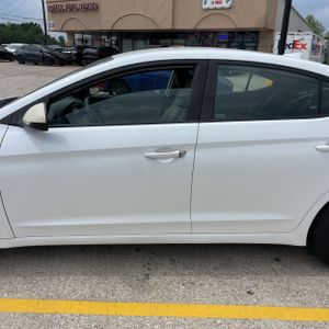 HYUNDAI ELANTRA SEL - 4