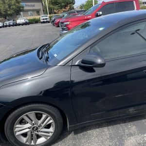 HYUNDAI ELANTRA SEL - 2