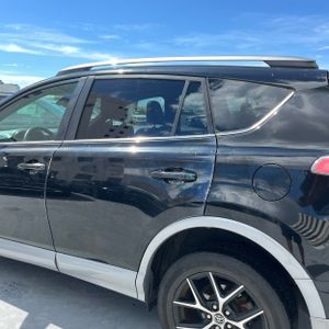 2018 Toyota RAV4 SE — фото 6