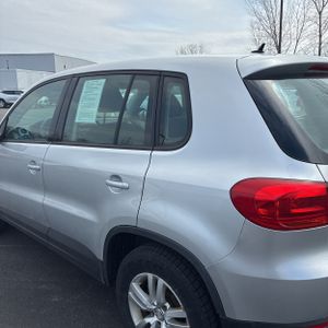 VOLKSWAGEN TIGUAN S - 6