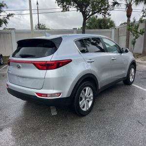 KIA SPORTAGE LX - 8