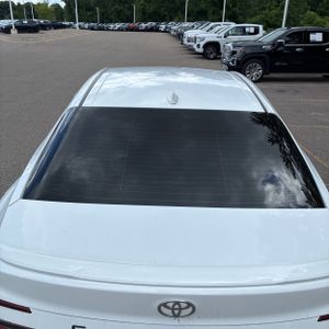 2025 Toyota CAMRY SE thumbnail 14