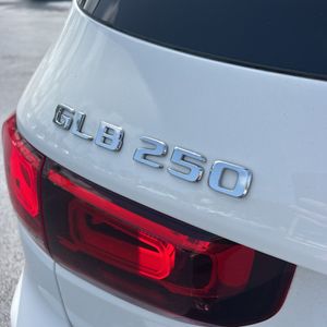 2022 Mercedes-BENZ GLB — миниатюра 23