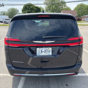 صورة 7 لـ 2024 Chrysler PACIFICA TOURING L