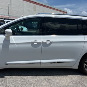 صورة 4 لـ 2017 Chrysler PACIFICA TOURING-L PLUS