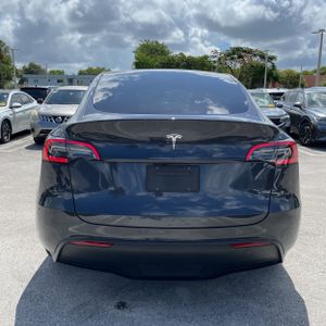 TESLA MODEL Y LONG RANGE - 7