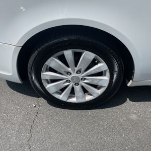 2010 Hyundai SONATA LIMITED thumbnail 17