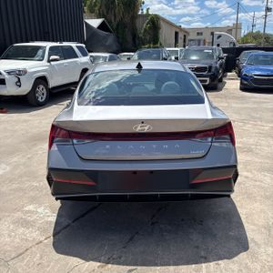 HYUNDAI ELANTRA LIMITED - 7