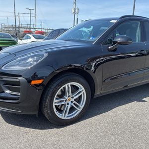 PORSCHE MACAN - 2