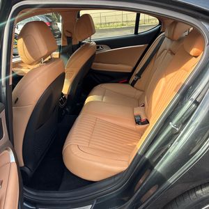 صورة 34 لـ 2022 Genesis G70 2.0T