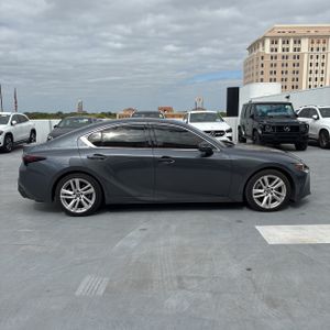 LEXUS IS 300 BASE - 10