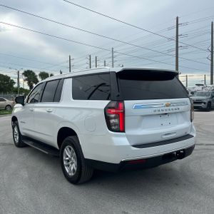 2024 Chevrolet SUBURBAN LT photo 5