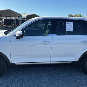 KIA TELLURIDE LX - 4