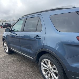FORD EXPLORER XLT - 6