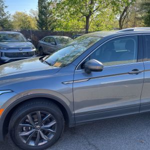 VOLKSWAGEN TIGUAN SE 4MOTION - 2