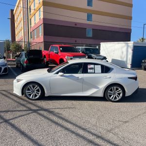2022 Lexus IS 300 BASE — фото 3
