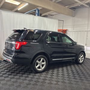 FORD EXPLORER XLT - 8