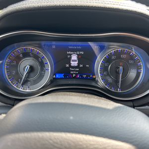 2019 Chrysler 300 TOURING — миниатюра 38