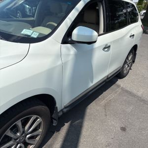 2015 Nissan PATHFINDER SL — фото 2