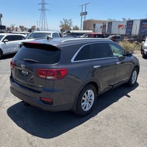 صورة 8 لـ 2019 KIA SORENTO LX