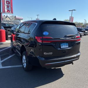 CHRYSLER PACIFICA SELECT - 5