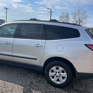 CHEVROLET TRAVERSE LS - 6