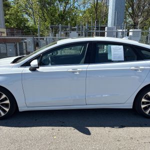FORD FUSION SE - 4