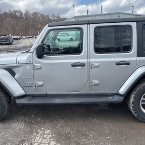 JEEP WRANGLER UNLIMITED SAHARA - 4