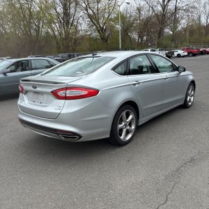 FORD FUSION SE - 8