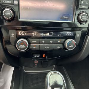2017 Nissan ROGUE SL — миниатюра 38