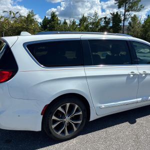 2017 Chrysler PACIFICA LIMITED — фото 8