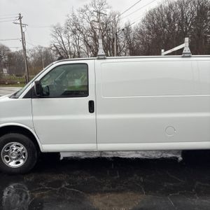 CHEVROLET EXPRESS 2500 - 4