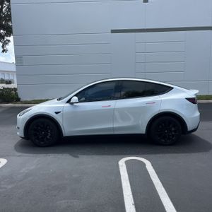 TESLA MODEL Y LONG RANGE - 3