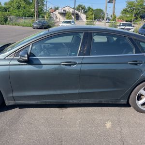 FORD FUSION SE - 4
