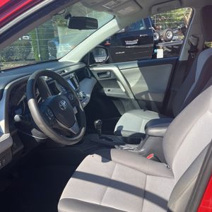 2015 Toyota RAV4 LE 照片 32