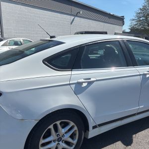 FORD FUSION SE - 9