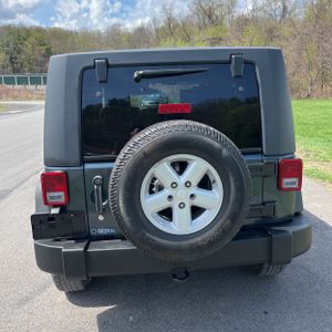 JEEP WRANGLER UNLIMITED X - 7